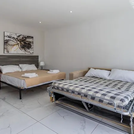 Penthouse 51 With Side Sea Views At The Olo Living Saint Julian's