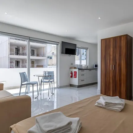 Penthouse 51 With Side Sea Views At The Olo Living Apartment Saint Julian's