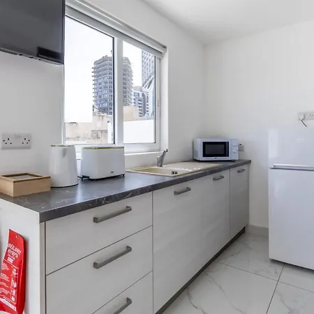 Cozy Penthouse In The Heart Of Paceville With Seaview - Olo Living By Sf Homes アパート *